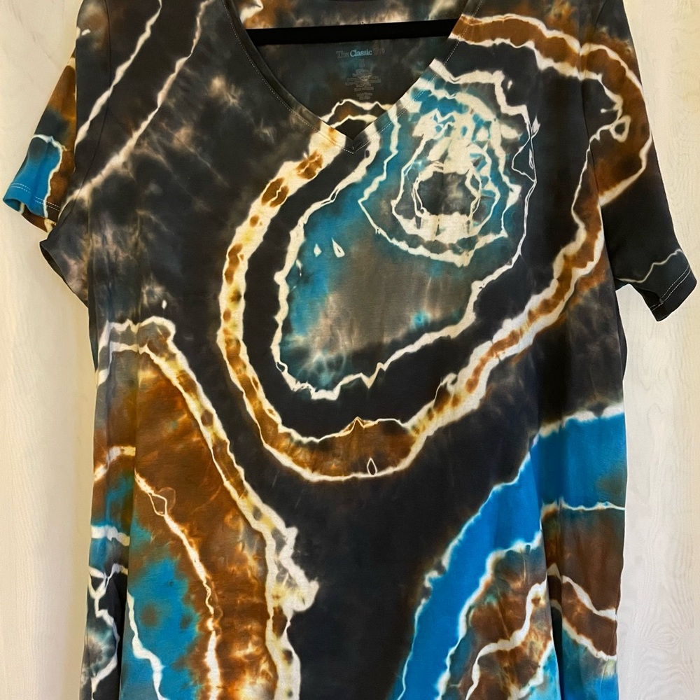 Tie-Dye V-Neck T-Shirt Women’s